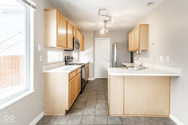 Building Photo - 700 Mountain Pine Dr