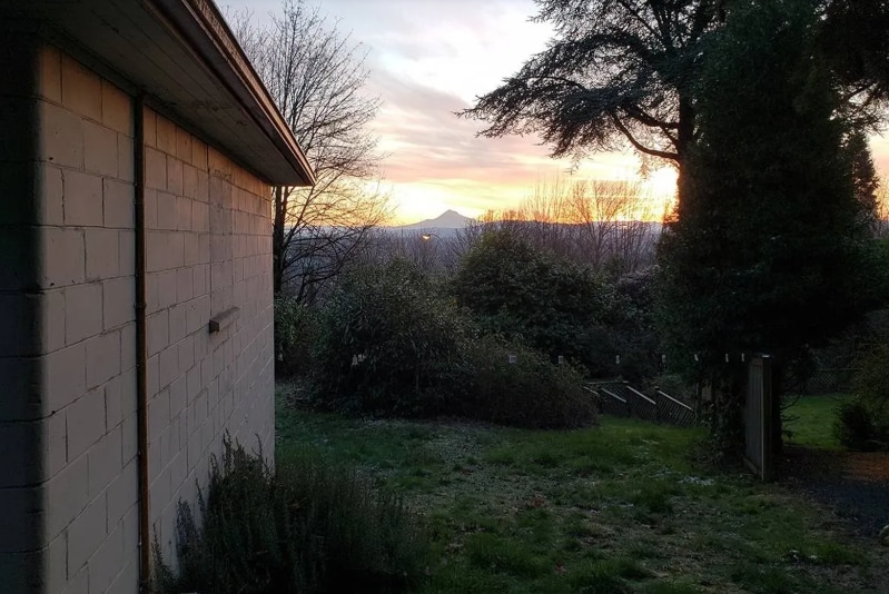 Building Photo - 6930 SW Brier Pl