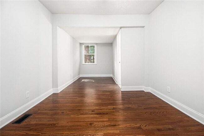 Building Photo - 1686 Derrill Dr