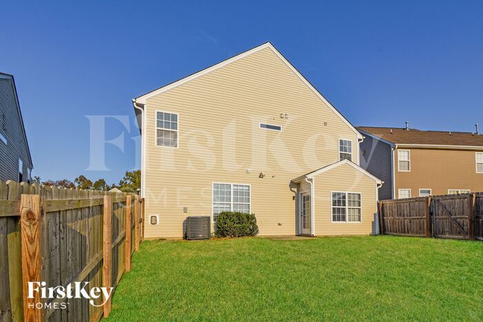 Building Photo - 2486 Ingleside Dr