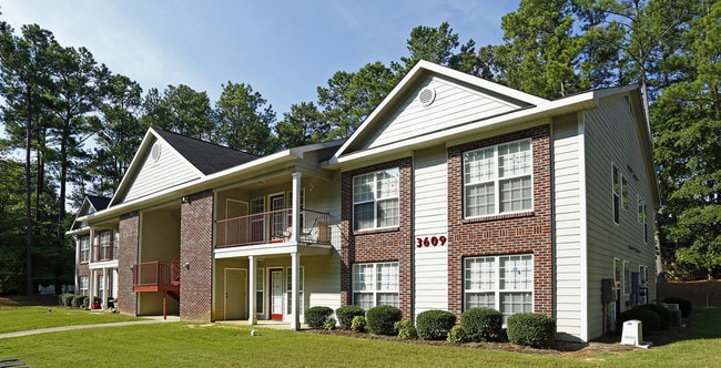 Building Photo - Karen Lake Apartments