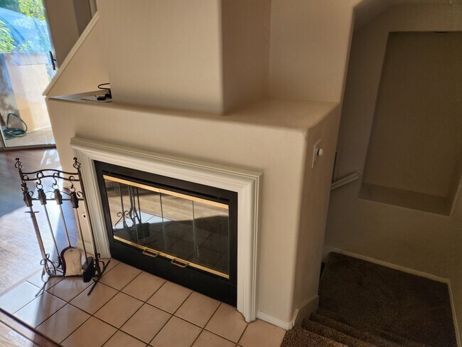 Building Photo - 2651 Dunstan Dr