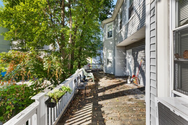 Building Photo - 40 Harding Rd