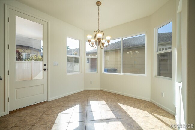 Building Photo - 4 Bed 3 Bath in Ocean Pointe