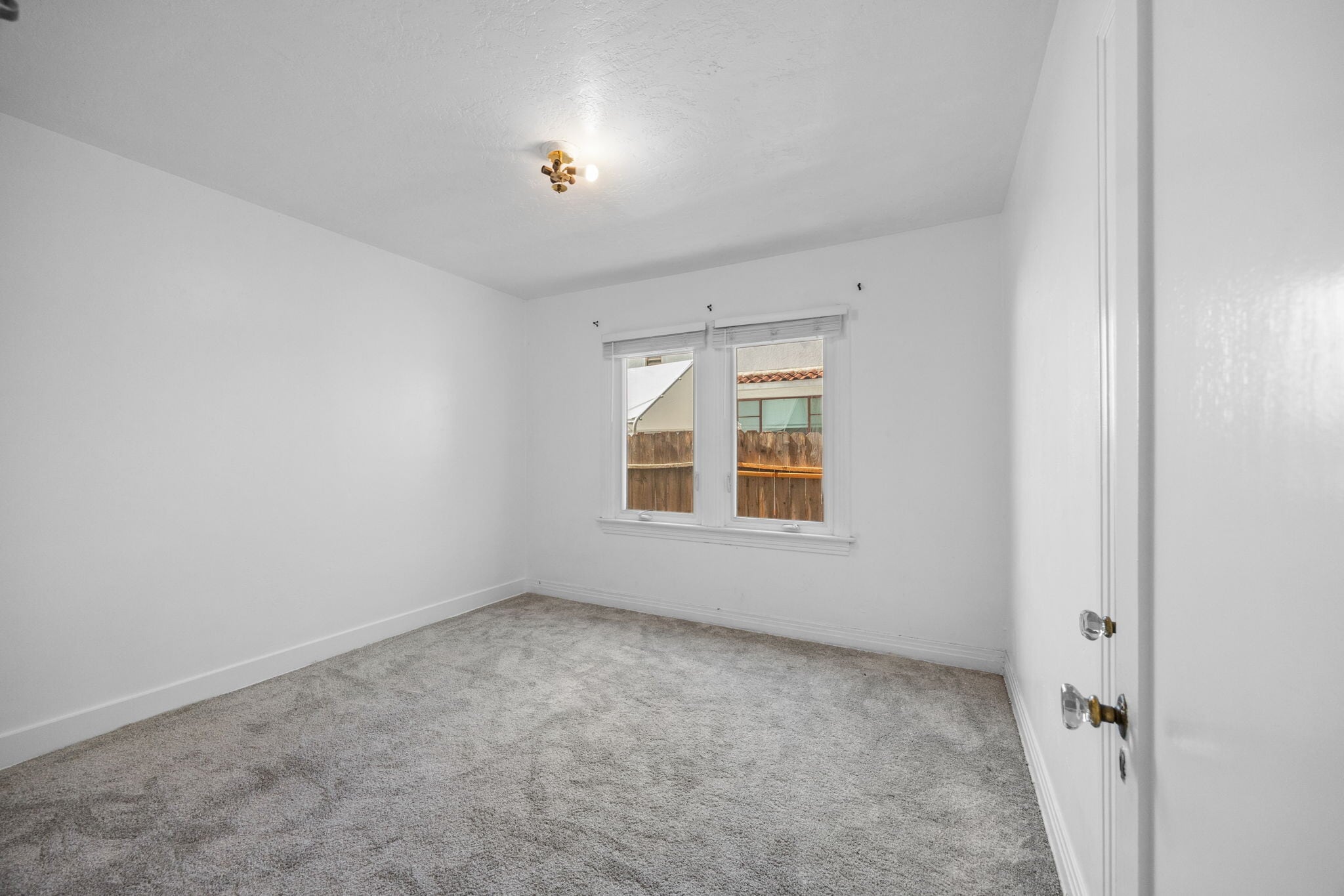 Building Photo - 301 N Janss St