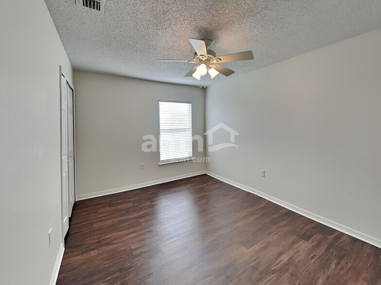 Building Photo - 9172 Upstream Ct