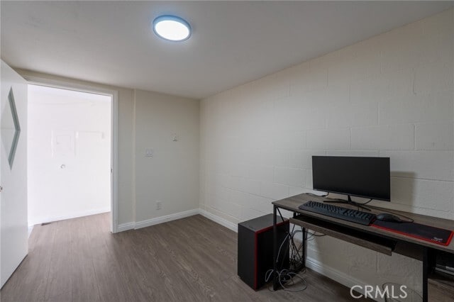 Building Photo - 7757 Vía Rosa Maria