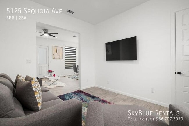 Building Photo - 5125 Sequoia Ave