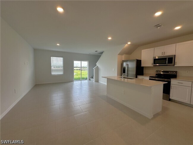 Building Photo - 28521 SWEET MEADOW Dr