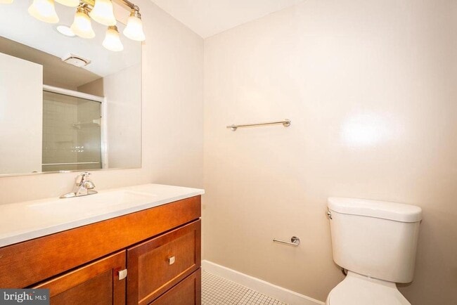 Building Photo - 9 Silverwood Cir