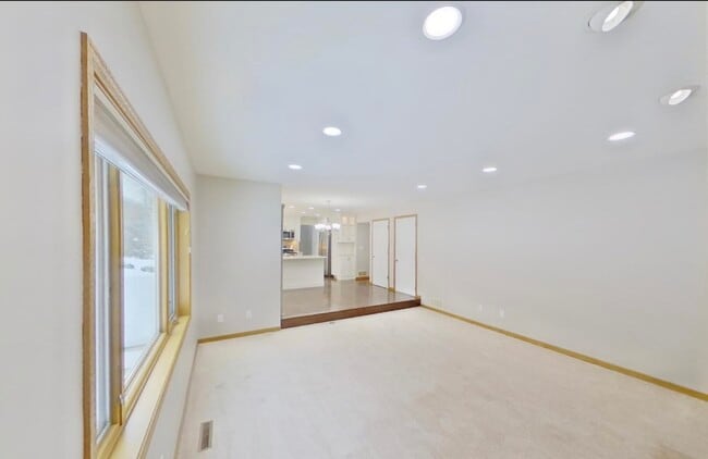 Building Photo - Move In Ready.