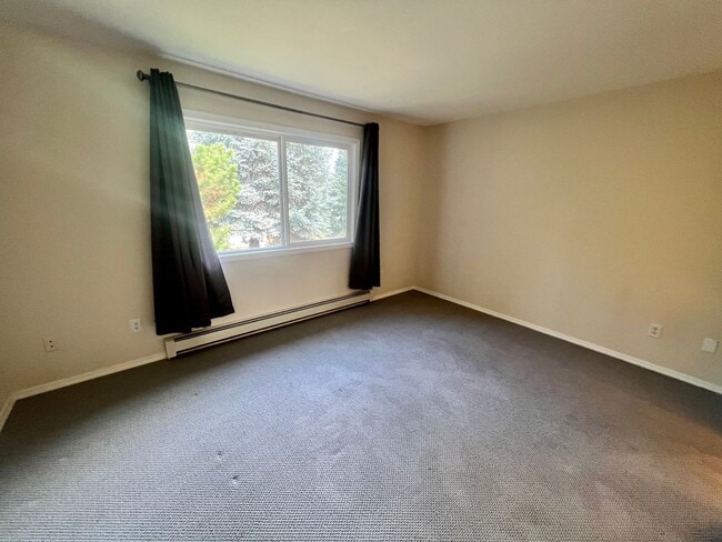 Building Photo - Gorgeous 2 Bed 1.5 Bath Condo For Rent