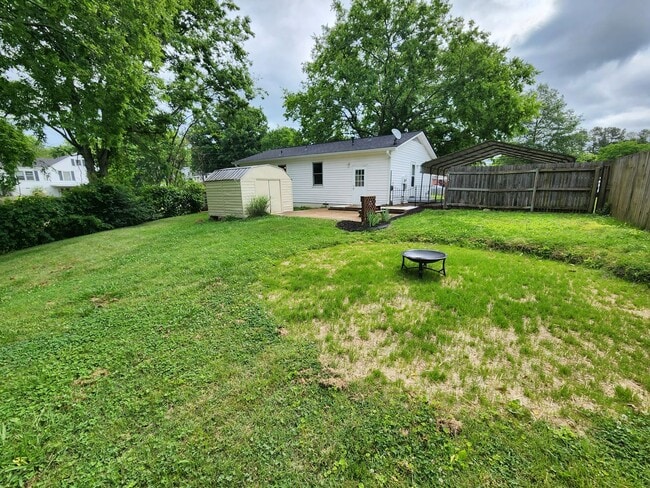 Building Photo - AMAZING 1 Level Columbia, TN Charmer!