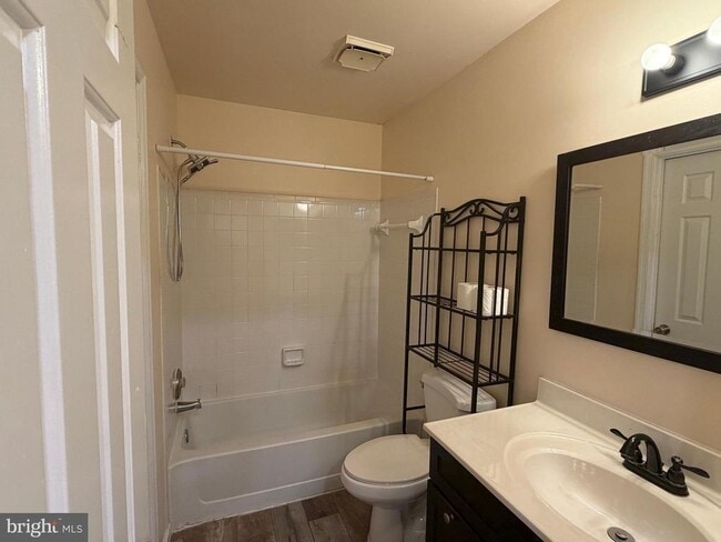 Building Photo - 13480 Foxlease Ct