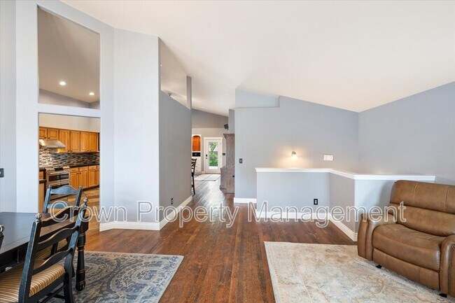 Building Photo - 102 Buffalo Square Ct