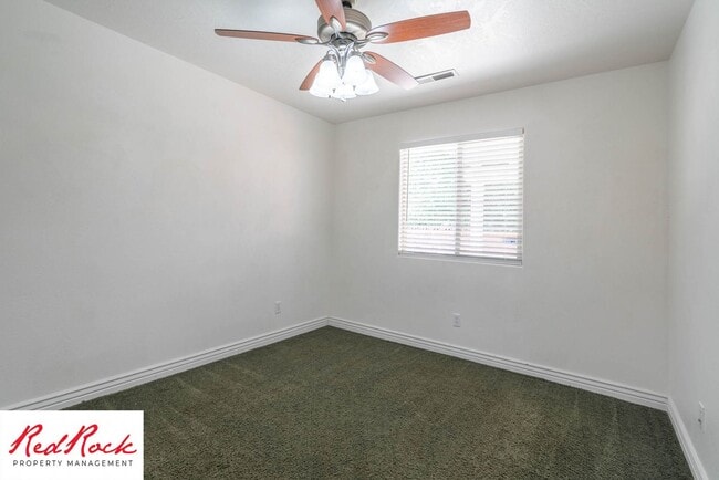 Building Photo - 2 Bedroom and 2 Bathroom Home near Quail C...