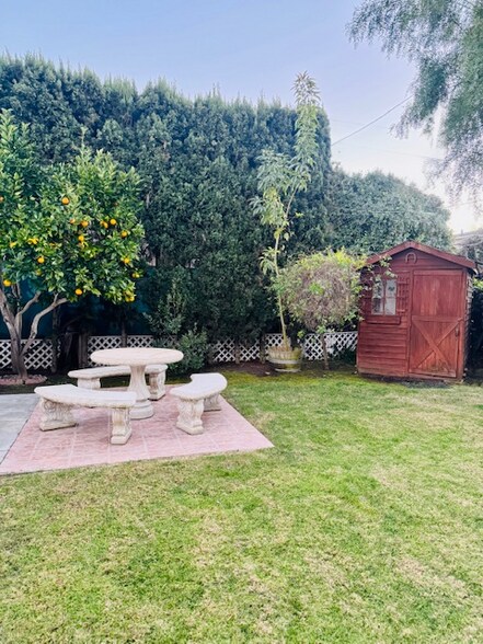 Building Photo - 2620 Graham Ave