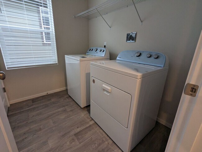 Building Photo - Stunning 4 Bed, 2.5 Bath Home with Premium Finishes, Spacious Layout, and Fenced Backyard!