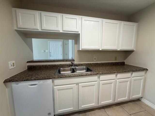 Building Photo - 2720 Camelot Dr