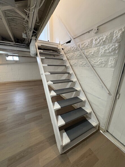 Building Photo - 608 Ridge Rd