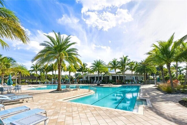 Building Photo - 28044 Sanibel Sands St