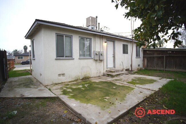 Building Photo - 1318-1320 El Tejon Ave