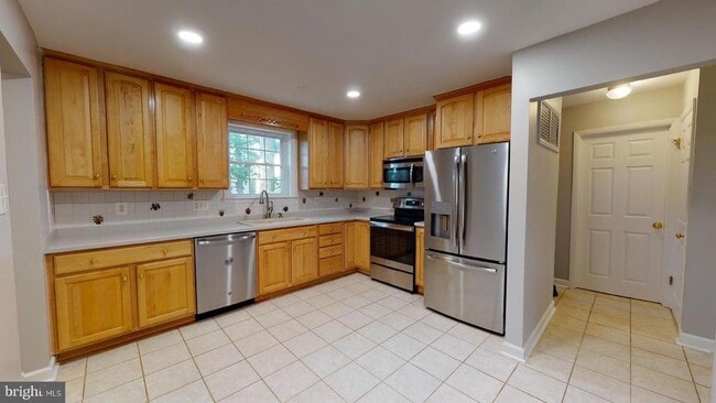 Building Photo - 2527 Bull Run Ct