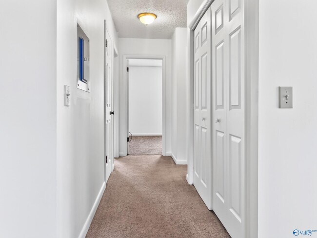 Building Photo - 6209 Friar Tuck Dr NW