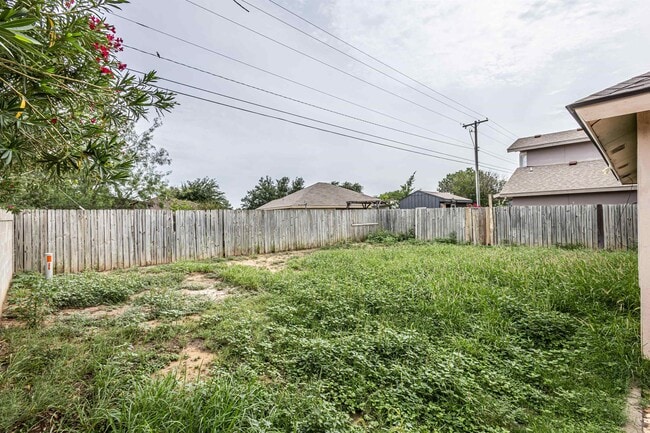 Building Photo - 753 Snake Dr