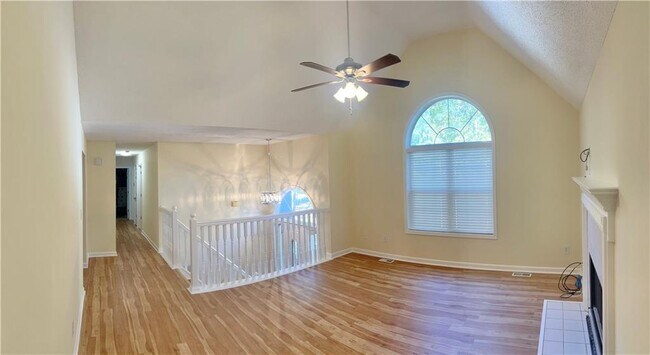 Building Photo - 4594 Meadows Rd SW