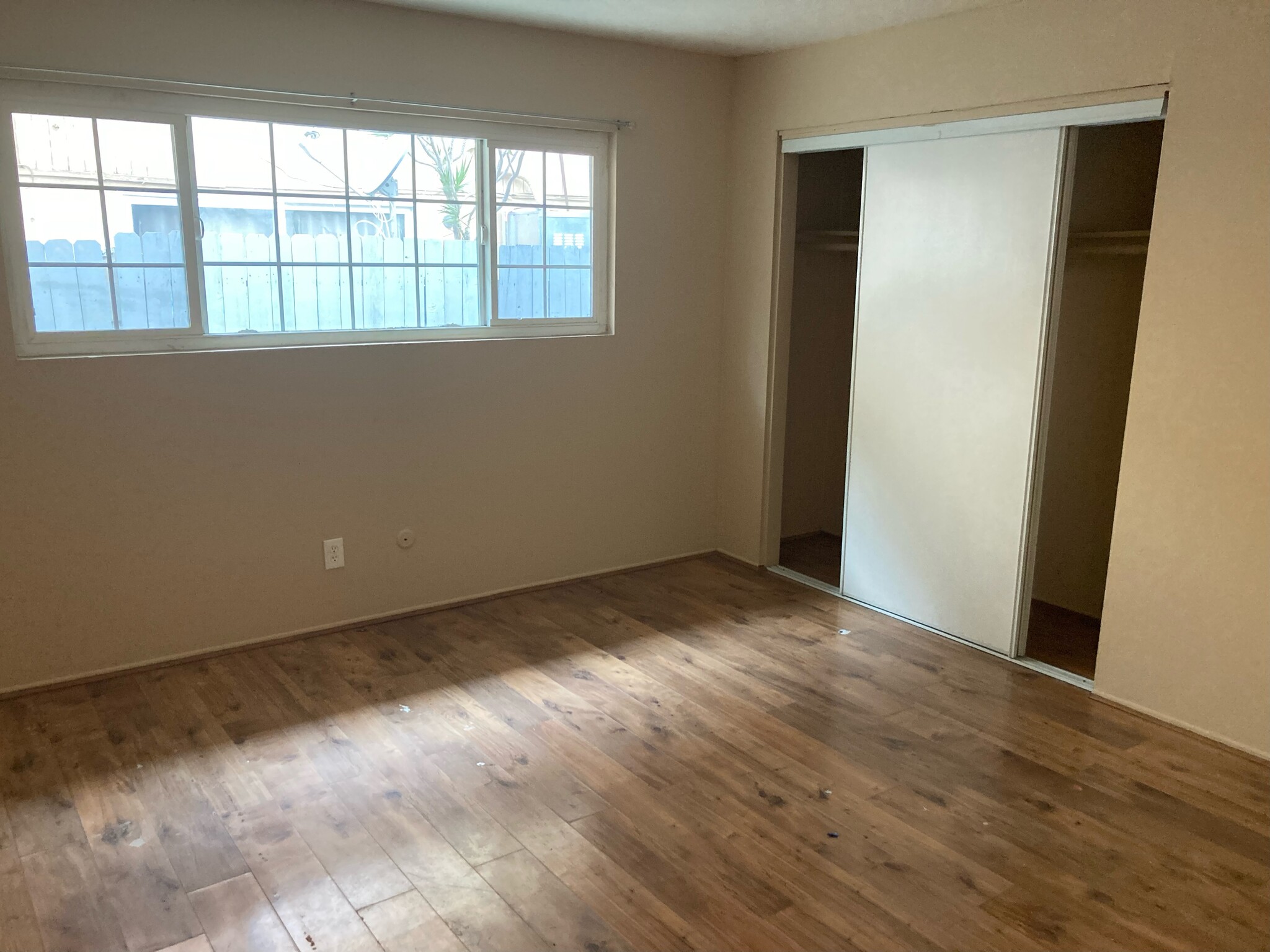 Building Photo - 2152 W Alameda Ave