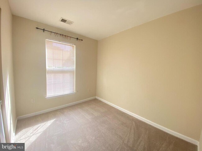 Building Photo - 13765 Palmetto Cir