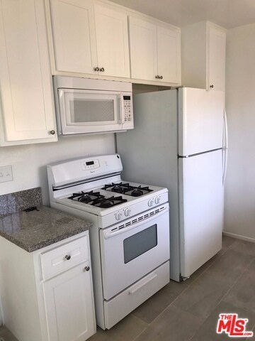 Building Photo - 840 W Colden Ave