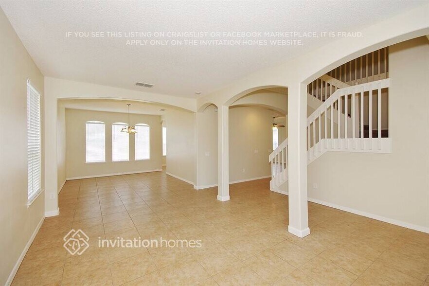 Building Photo - 2136 Windcrest Lake Cir