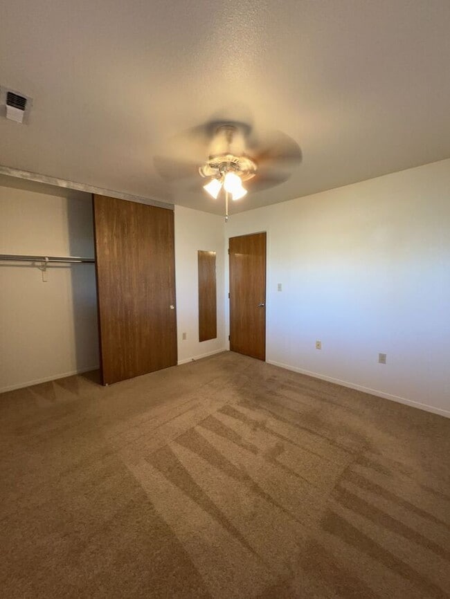Building Photo - 1373 Dakota Dr
