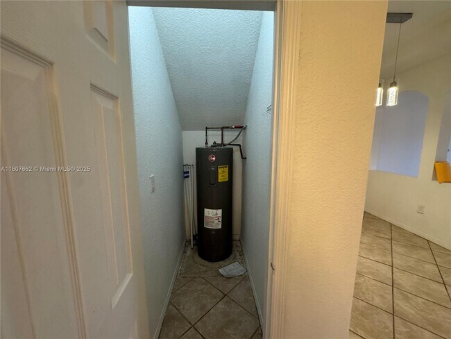 Building Photo - 12701 SW 49th Ct