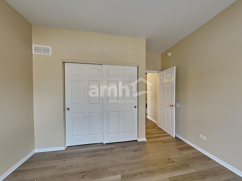 Building Photo - 23009 Birch Ct