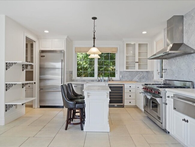 Building Photo - 265 Clear Ridge Dr