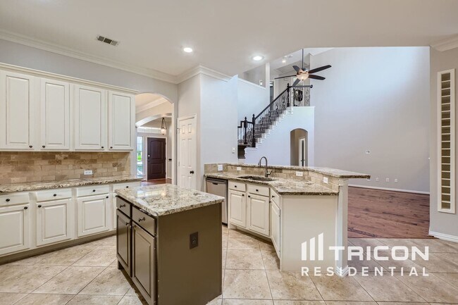 Building Photo - 2020 Hillcroft Dr