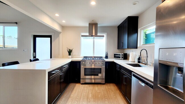 Building Photo - 2635 Dalemead St