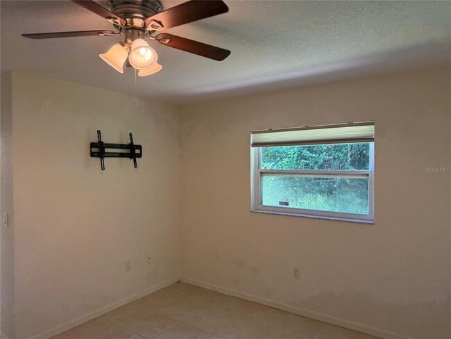 Building Photo - 1203 Saxony Cir