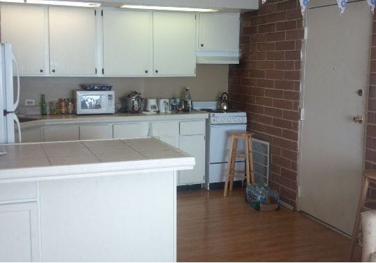 Kitchen - 505 W Springfield Ave