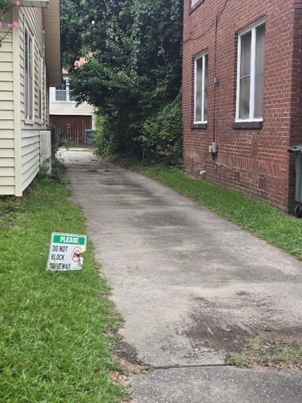 Building Photo - 2217 Marion St