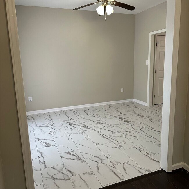 Building Photo - Charming 4BR House in Clayton