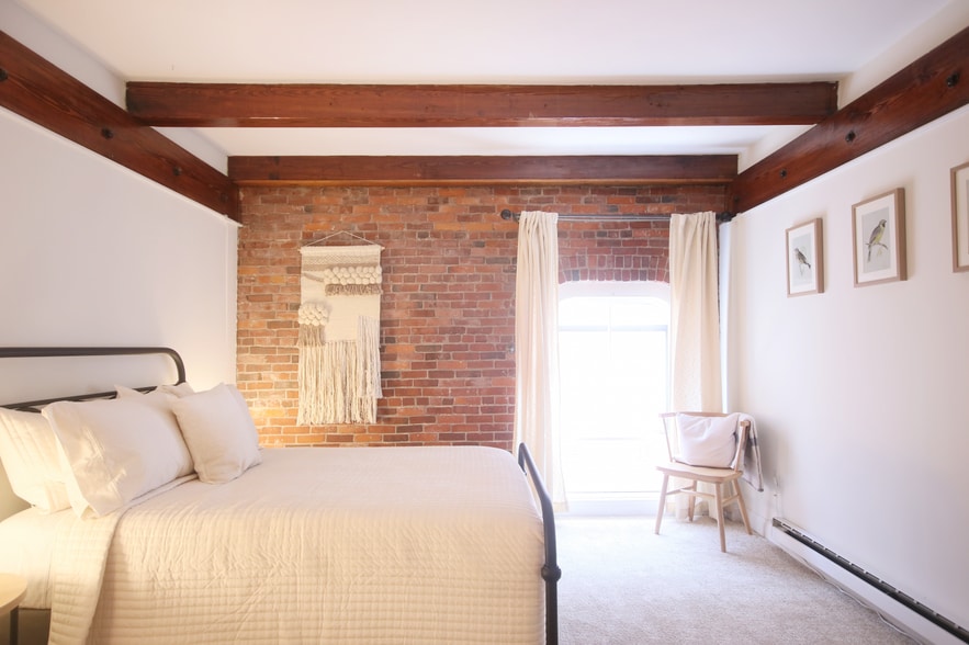 Bedroom - 99 Silver St