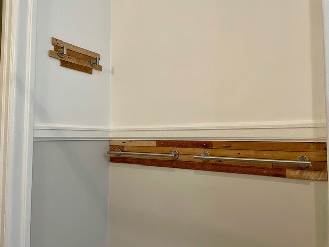 Building Photo - 482 38th St