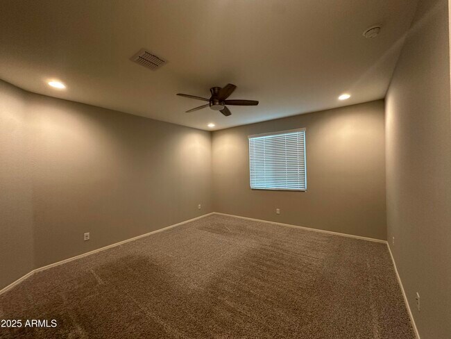 Building Photo - 20645 N Gardenia Rd