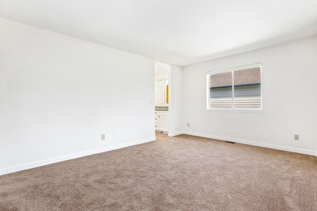 Building Photo - Beautiful Renovated Four Bedroom House for Rent in Renton Washington