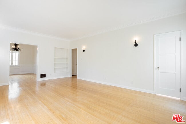 Building Photo - 442 S Maple Dr