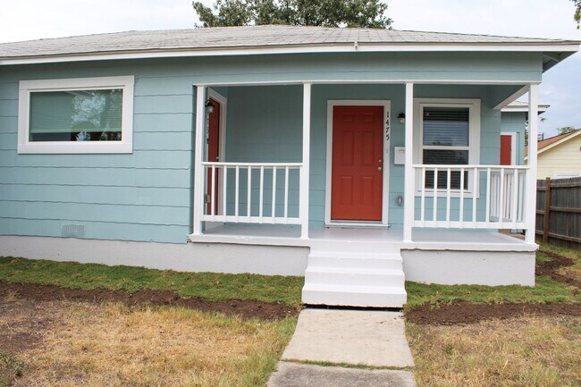 Building Photo - OLMOS PARK TERRACE DUPLEX